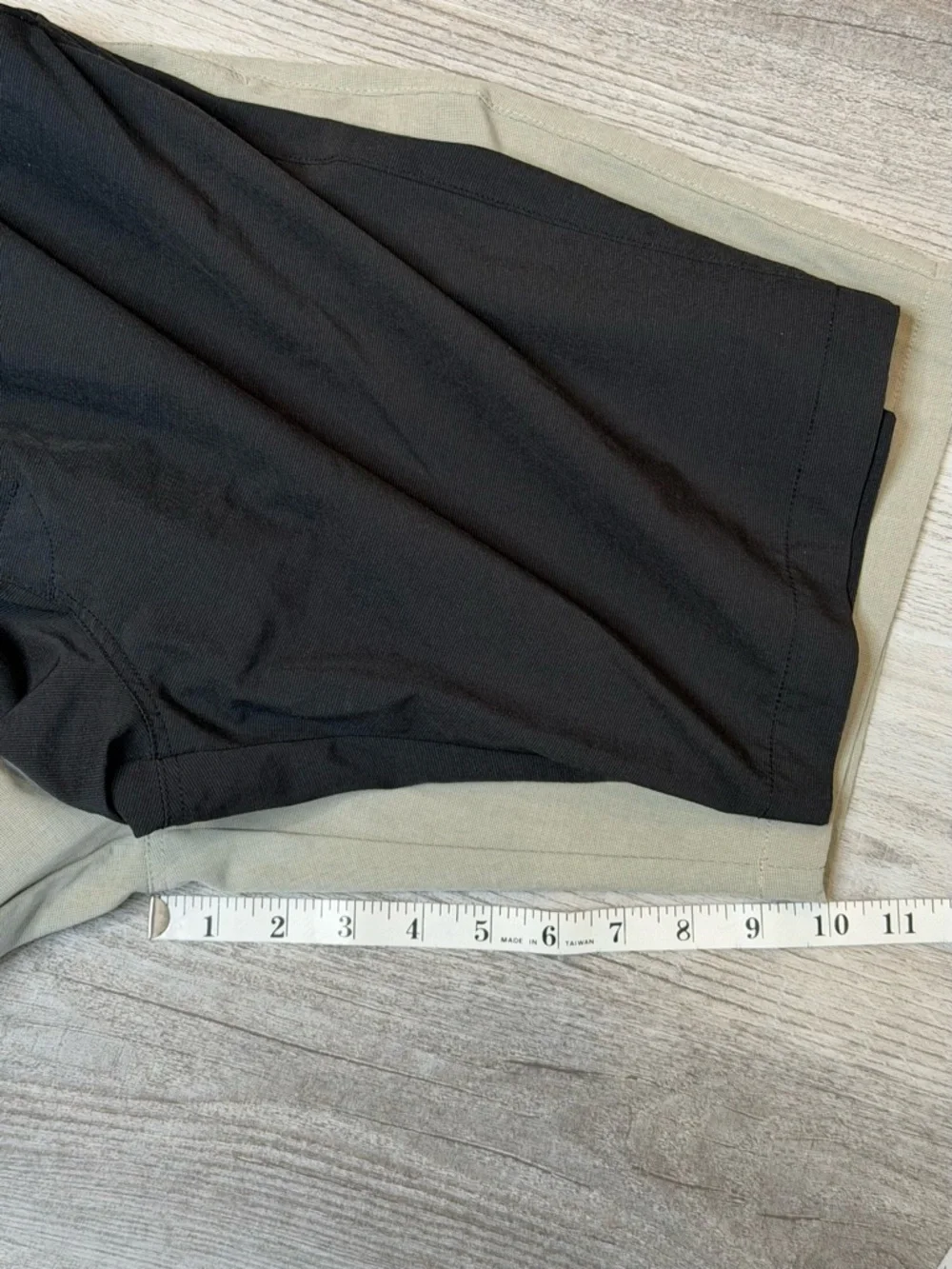 7 Diamonds Performance Dynamic 10” Stretch Short Bundle Black Tan Mens 32” Waist